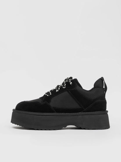 Women's casual shoes