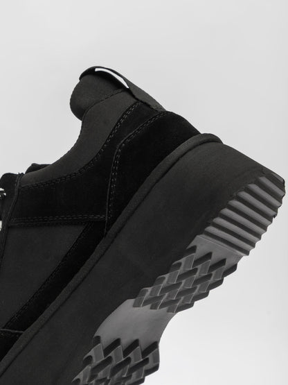 Women's casual shoes