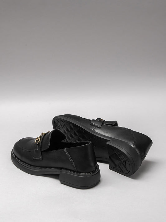Women's leather shoes