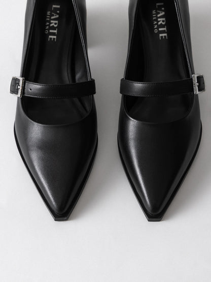 Women's leather shoes