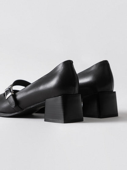 Women's leather shoes