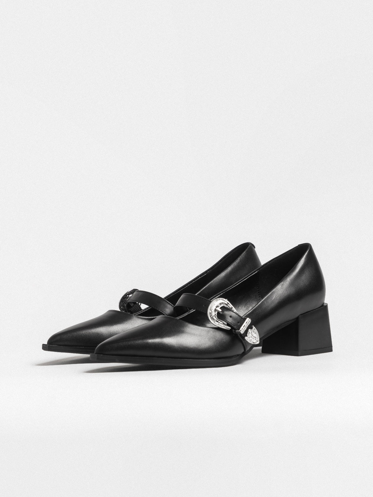 Women's leather shoes